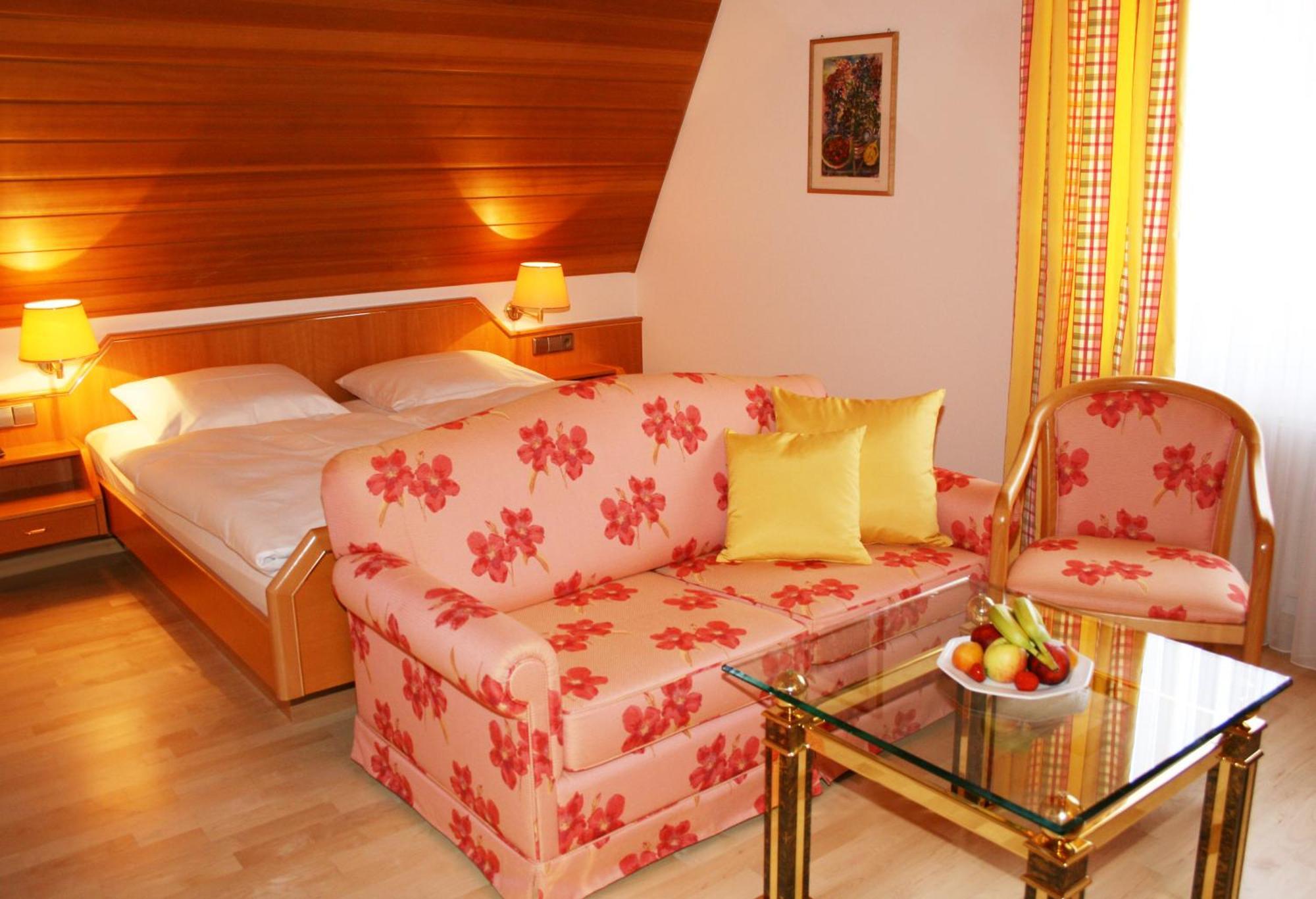 Pension Rose Bretzfeld ภายนอก รูปภาพ